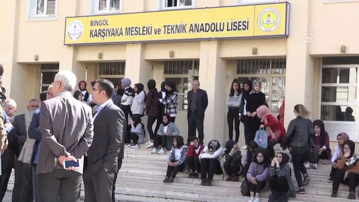 Boğulan 2 Lise Öğrencisinin Okulunda Hüzün