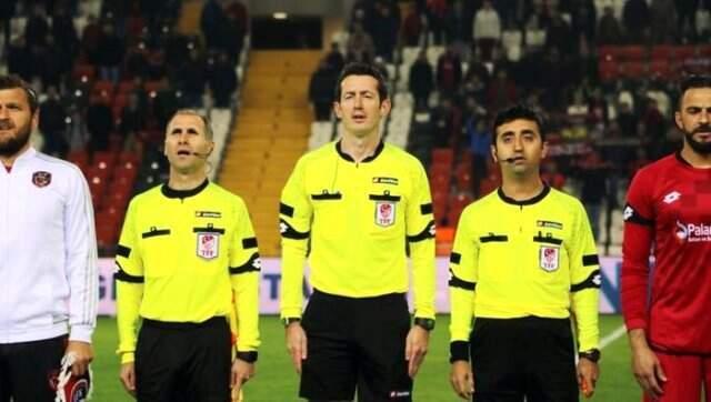 Cüneyt Çakır Rekor Kırdı! Hakemler Ne Kadar Maaş Alıyor?