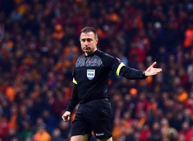 Cüneyt Çakır Rekor Kırdı! Hakemler Ne Kadar Maaş Alıyor?