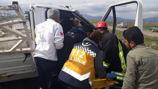 Denizli'de Trafik Kazası: 3 Yaralı Denizli'de Trafik Kazası: 3 Yaralı