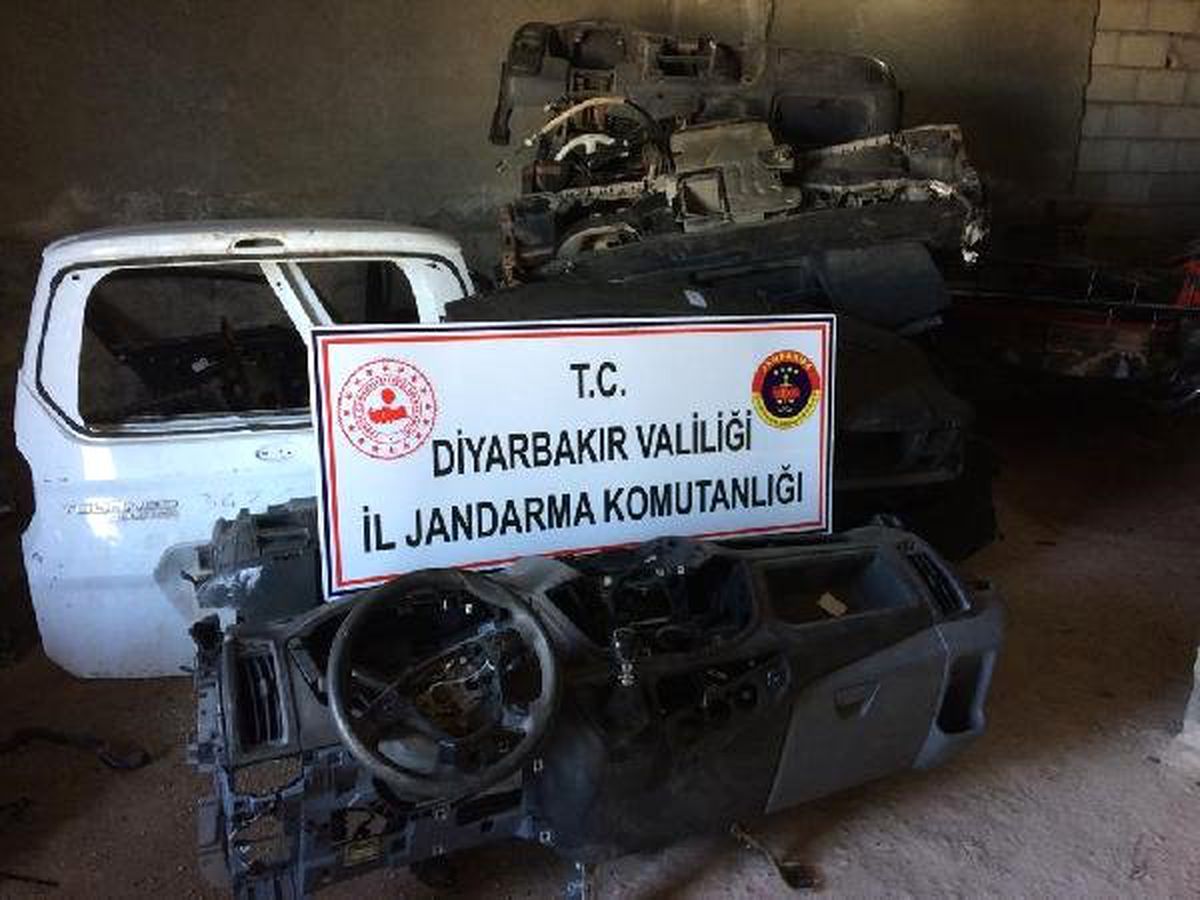 Diyarbakır'da Hacizli Araçları Parçalayanlara Operasyon: 4 Gözaltı