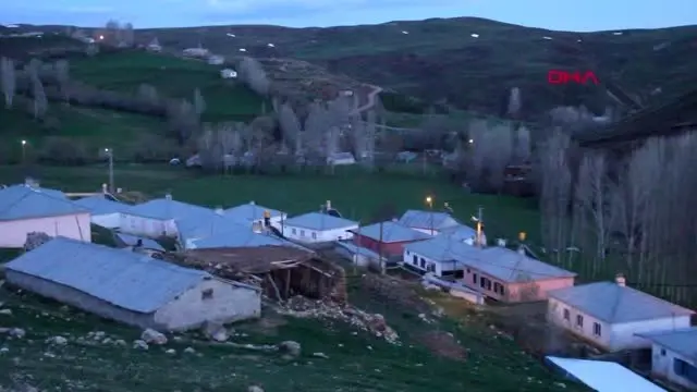 Erzincan'da Köylülerin Ayı Nöbeti Erzincan'da Köylülerin Ayı Nöbeti