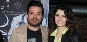 Efe Güray: Eski Sevgilisiyle Olan Fotoğrafını Paylaşan Beren Saat'e Büyük Tepki: İnsafsız Efe Güray: Eski Sevgilisiyle Olan Fotoğrafını Paylaşan Beren Saat'e Büyük Tepki: İnsafsız