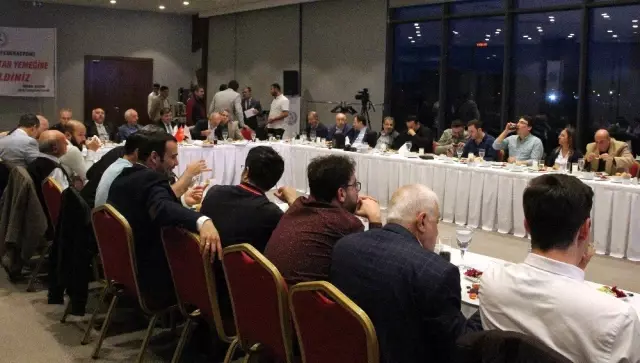 Güreş Camiası İftar Yemeğinde Bir Araya Geldi Güreş Camiası İftar Yemeğinde Bir Araya Geldi