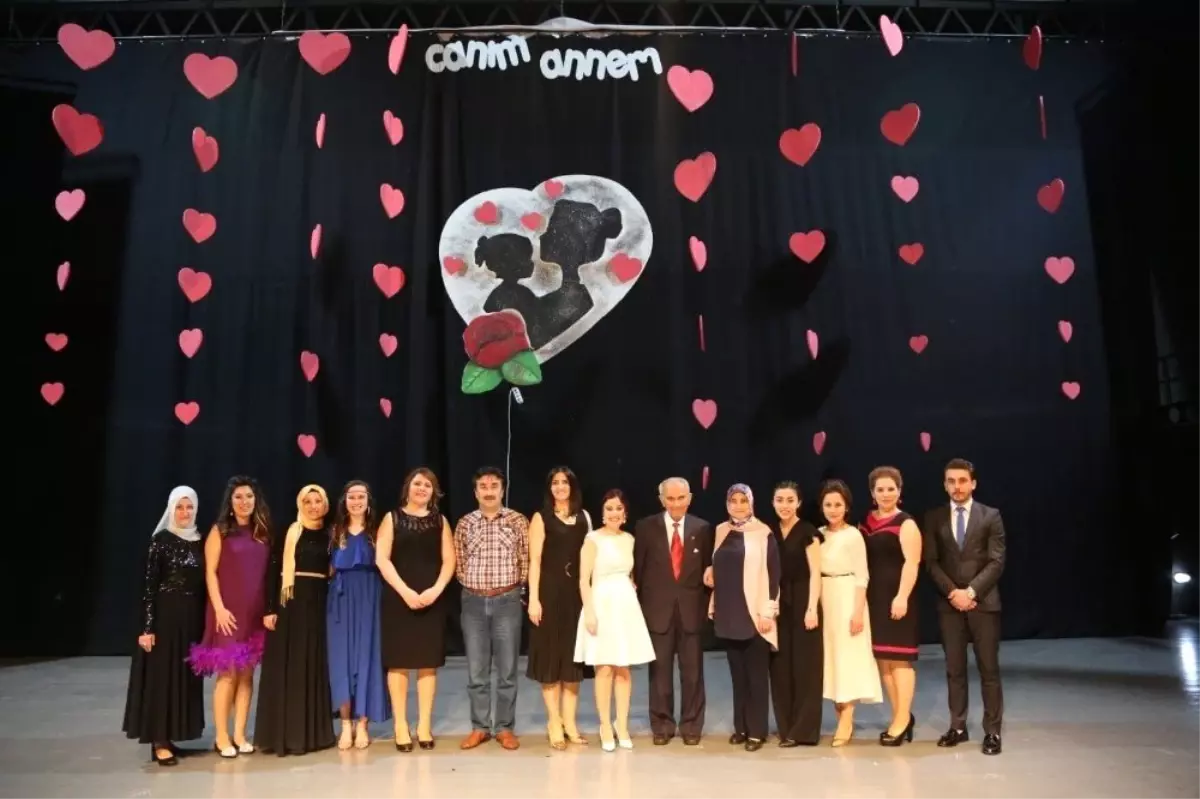 Küçüklerin Yıl Sonu Gösterisi Sahnelendi Haberler