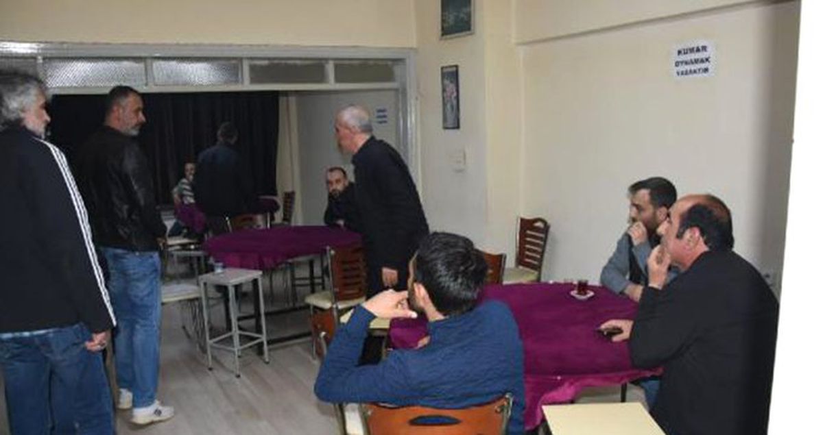 Kumar Baskınına Gelen Polisten Kaçan Şüpheli Balkondan Atladı