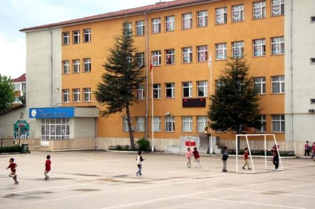 Öğretmenden 4'üncü Sınıf Öğrencisine Tokat Kamerada!