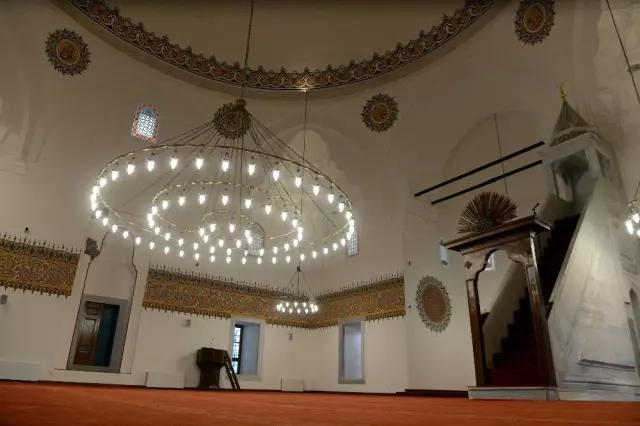 Restorasyonu Tamamlanan Davutpaşa Camisi İbadete Açıldı Restorasyonu Tamamlanan Davutpaşa Camisi İbadete Açıldı