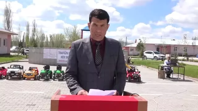 Trafik Bilincini Köydeki Eğitim Parkurunda Öğreniyorlar