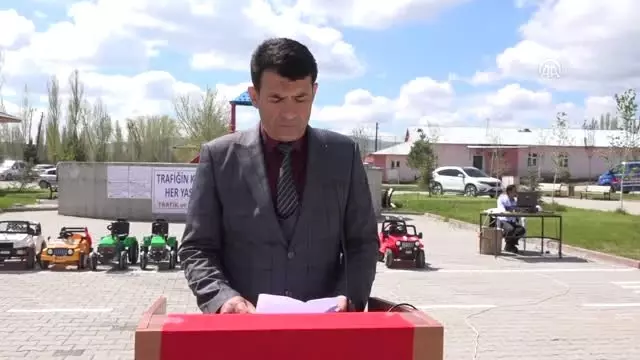 Trafik Bilincini Köydeki Eğitim Parkurunda Öğreniyorlar Trafik Bilincini Köydeki Eğitim Parkurunda Öğreniyorlar
