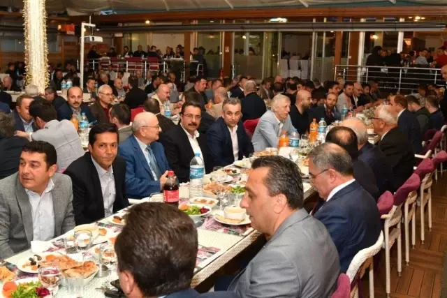 Başkan Demir: 'Şehrimizi Birlikte İleriye Taşıyacağız' Başkan Demir: 'Şehrimizi Birlikte İleriye Taşıyacağız'