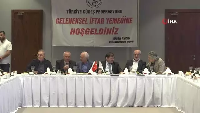 Güreş Camiası İftar Yemeğinde Bir Araya Geldi Güreş Camiası İftar Yemeğinde Bir Araya Geldi