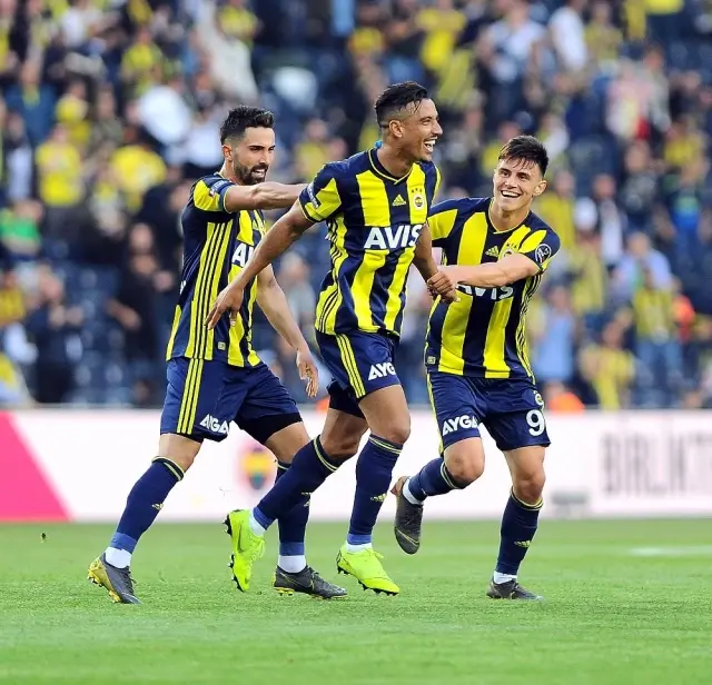 İlk Yarıda 3 Gol Var İlk Yarıda 3 Gol Var