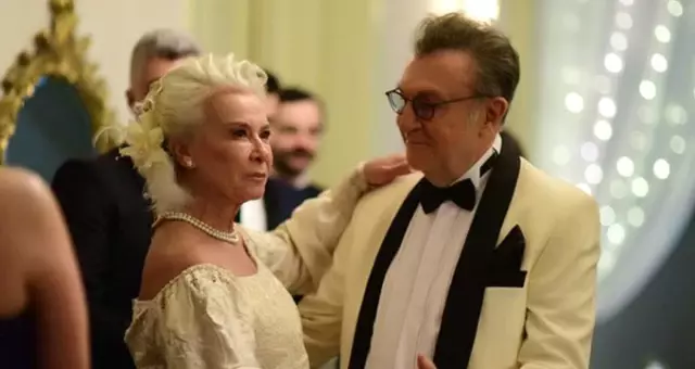 İstanbullu Gelin'de Final Öncesi Beklenmeyen Ayrılık! Garip, Yatağında Öldü İstanbullu Gelin'de Final Öncesi Beklenmeyen Ayrılık! Garip, Yatağında Öldü