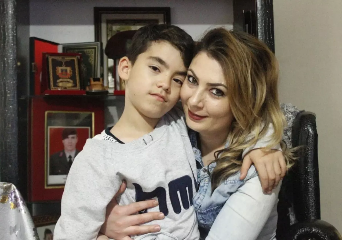 Kırklareli'nde Şehit Eşi Fedakar Anne Oğluna Hem Anne Oldu Hem de Baba