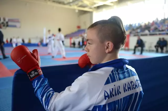 Okul Sporları Yıldızlar Karate Türkiye Birinciliği Okul Sporları Yıldızlar Karate Türkiye Birinciliği