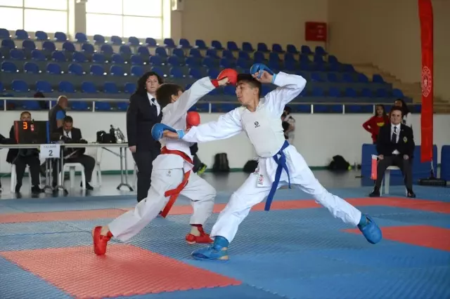 Okul Sporları Yıldızlar Karate Türkiye Birinciliği Okul Sporları Yıldızlar Karate Türkiye Birinciliği