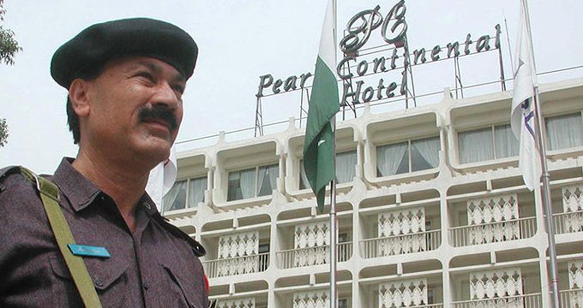 Pakistan'da Beş Yıldızlı Otele Silahlı Saldırı! Polis Otelin Etrafını Sardı