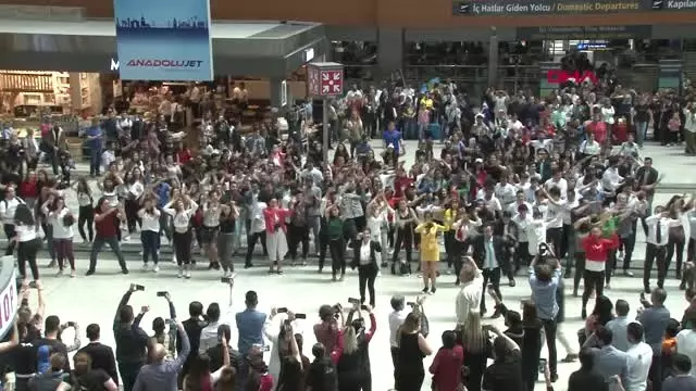 Sabiha Gökçen'de Hedef 2020'de Bin Kişilik Dans Gösterisi Sabiha Gökçen'de Hedef 2020'de Bin Kişilik Dans Gösterisi