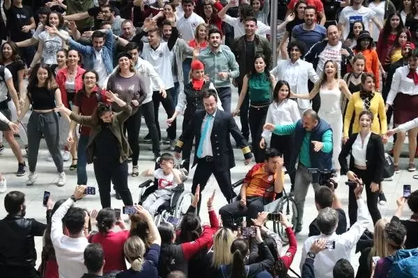 Sabiha Gökçen'de Hedef 2020'de Bin Kişilik Dans Gösterisi Sabiha Gökçen'de Hedef 2020'de Bin Kişilik Dans Gösterisi