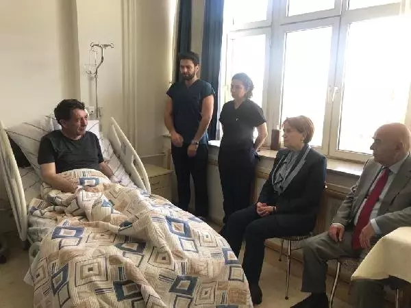 Akşener Gazeteci Demirağ'ı Ziyaret Etti