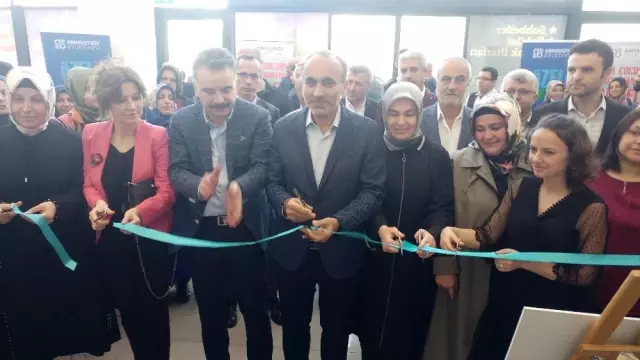 Arnavutköy'de Anneler Günü'nde 'Özel Anneler Sergisi' Arnavutköy'de Anneler Günü'nde 'Özel Anneler Sergisi'