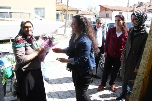Beyşehir'de Yılın Annelerine Evlerinde Anlamlı Ziyaret