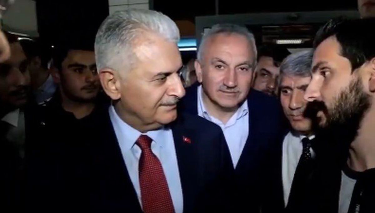 Binali Yıldırım'dan Önünü Kesen Vatandaşın Sorusuna Tek Cümlelik Yanıt