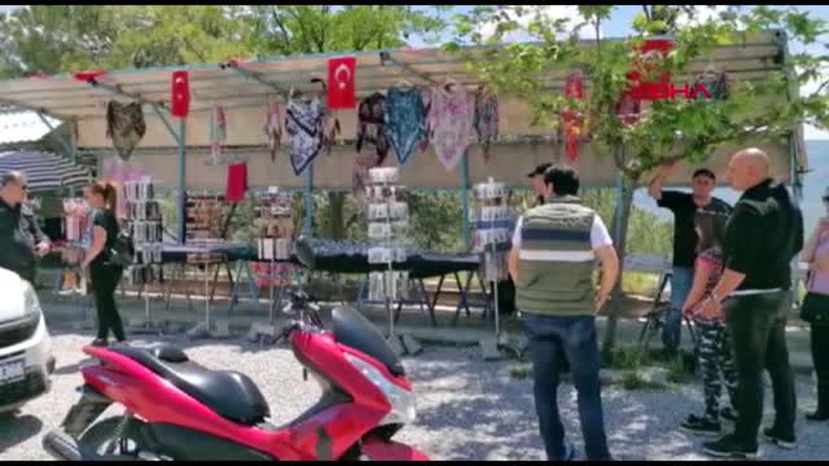 Bursa İznik Cami Yanında Sigara İçen Kadına, İmamdan Tepki