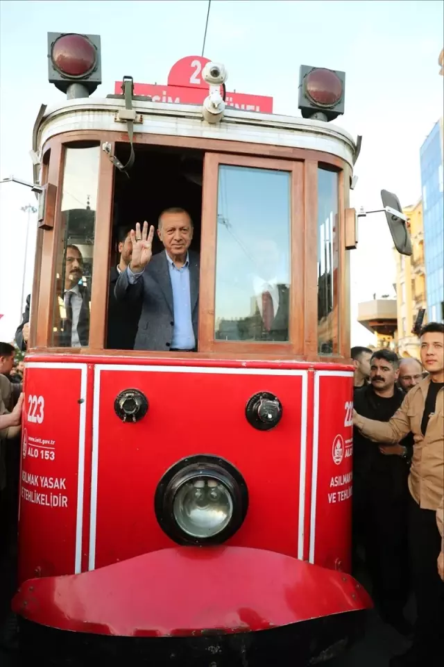 Cumhurbaşkanı Erdoğan ile Kestaneci Arasında Geçen Diyalog Vatandaşları Gülümsetti Cumhurbaşkanı Erdoğan ile Kestaneci Arasında Geçen Diyalog Vatandaşları Gülümsetti