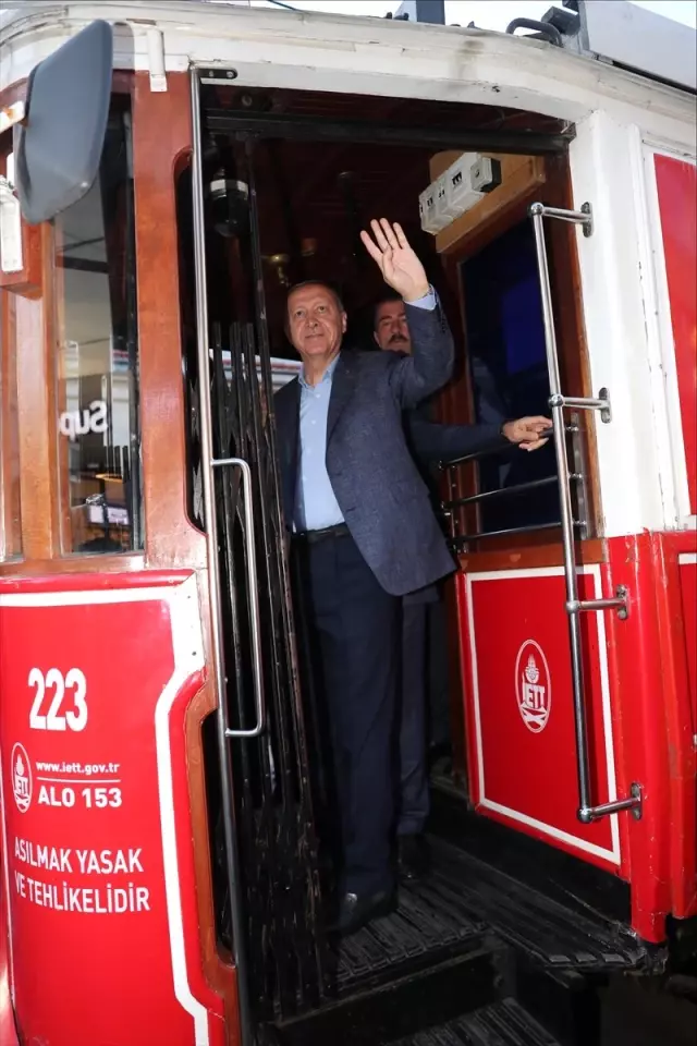 Cumhurbaşkanı Erdoğan ile Kestaneci Arasında Geçen Diyalog Vatandaşları Gülümsetti Cumhurbaşkanı Erdoğan ile Kestaneci Arasında Geçen Diyalog Vatandaşları Gülümsetti