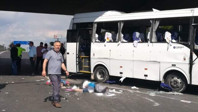 D100'de Feci Kaza! Midibüs ile Ticari Araç Çarpıştı: Ölü ve Yaralılar Var