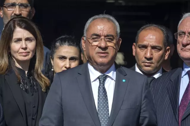 DSP İstanbul'da Aday Çıkarmama Kararı Aldı DSP İstanbul'da Aday Çıkarmama Kararı Aldı
