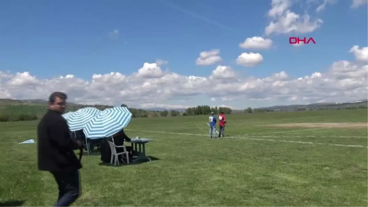 Eskişehir Model Uçaklarla Havada Akrobasi Dansı