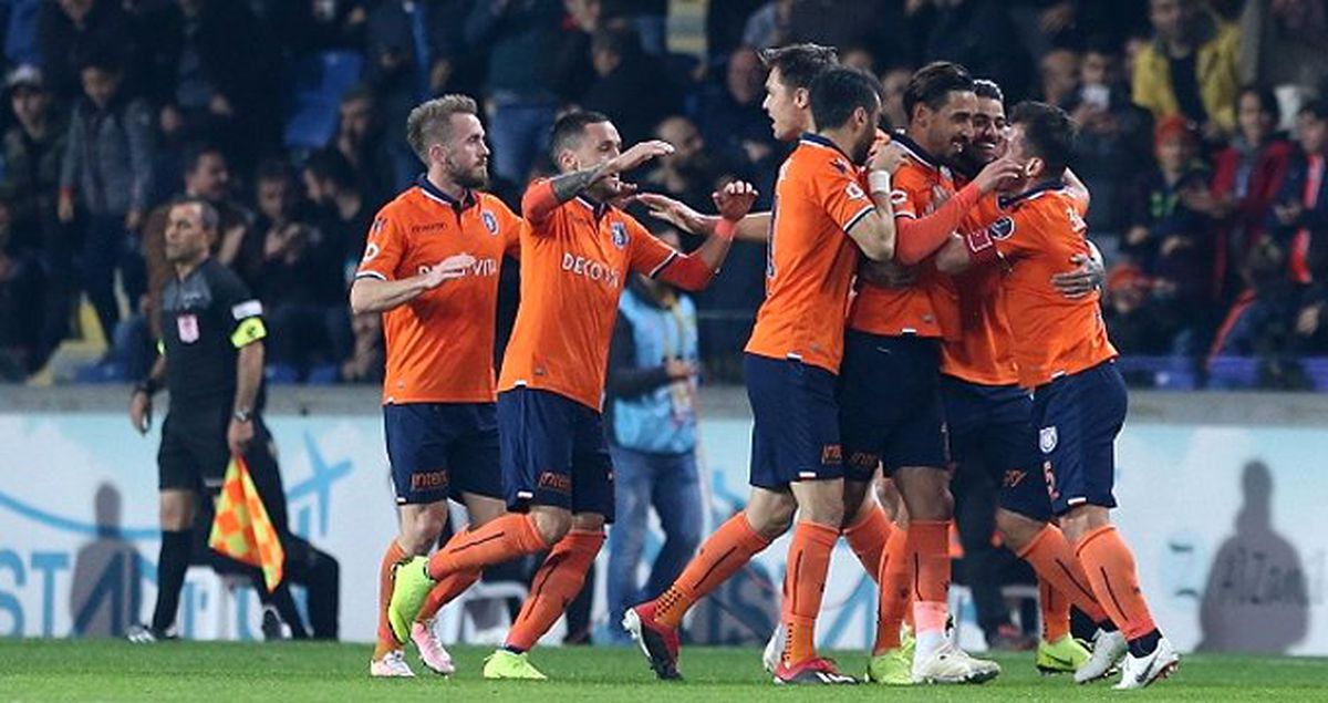 Medipol Başakşehir Evinde Ankaragücü'nü Yendi, Zirve Yarışından Kopmadı