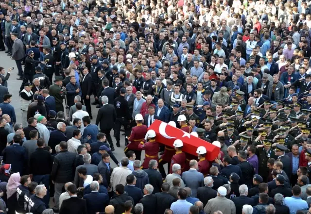 Şehit Altunkaş Son Yolculuğuna Uğurlandı Şehit Altunkaş Son Yolculuğuna Uğurlandı
