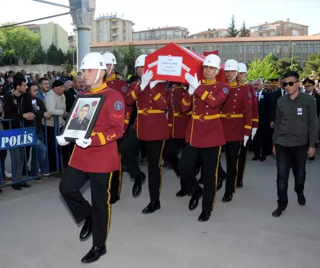 Şehit Altunkaş Son Yolculuğuna Uğurlandı Şehit Altunkaş Son Yolculuğuna Uğurlandı