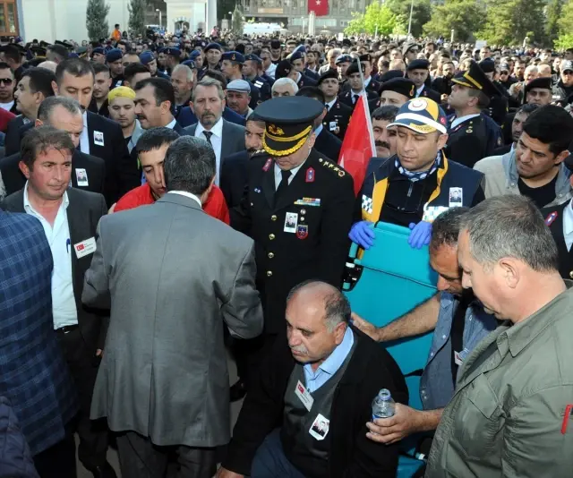 Şehit Altunkaş Son Yolculuğuna Uğurlandı Şehit Altunkaş Son Yolculuğuna Uğurlandı