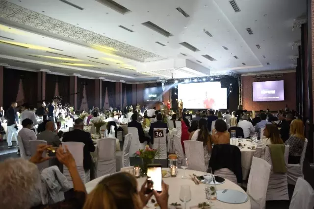 Ünlü İsimler Bodrum'da Buluştu Ünlü İsimler Bodrum'da Buluştu