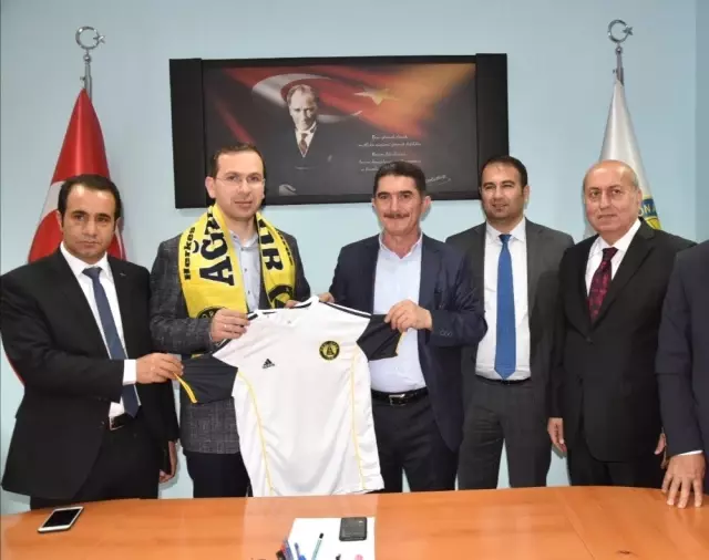 Ağrı Heyetinden Trabzon Askf'ye Ziyaret Ağrı Heyetinden Trabzon Askf'ye Ziyaret