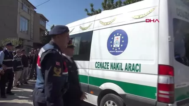 Kütahya Dereye Düşerek Şehit Olan Uzman Çavuş Toprağa Verildi -1 Kütahya Dereye Düşerek Şehit Olan Uzman Çavuş Toprağa Verildi -1