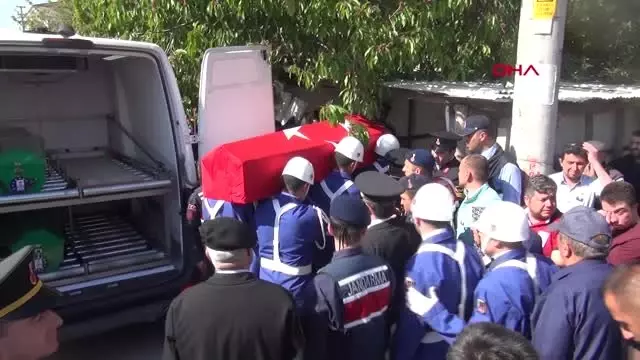 Kütahya Dereye Düşerek Şehit Olan Uzman Çavuş Toprağa Verildi -1 Kütahya Dereye Düşerek Şehit Olan Uzman Çavuş Toprağa Verildi -1