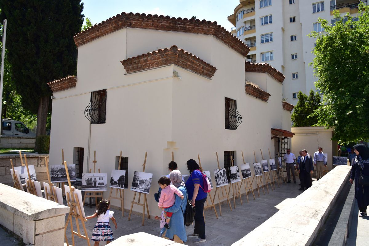 Manisa'nın Asırlık Fotoğrafları Bu Sergide