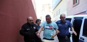 Beyazıt Polis Merkezi: Polise Bıçak Çeken Saldırgan, Biber Gazıyla Etkisiz Hale Getirildi Beyazıt Polis Merkezi: Polise Bıçak Çeken Saldırgan, Biber Gazıyla Etkisiz Hale Getirildi