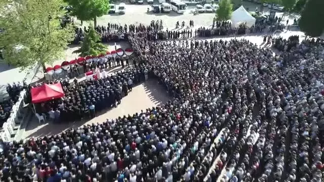 Şehit Uzman Çavuş Öztürk Son Yolculuğuna Uğurlandı Şehit Uzman Çavuş Öztürk Son Yolculuğuna Uğurlandı