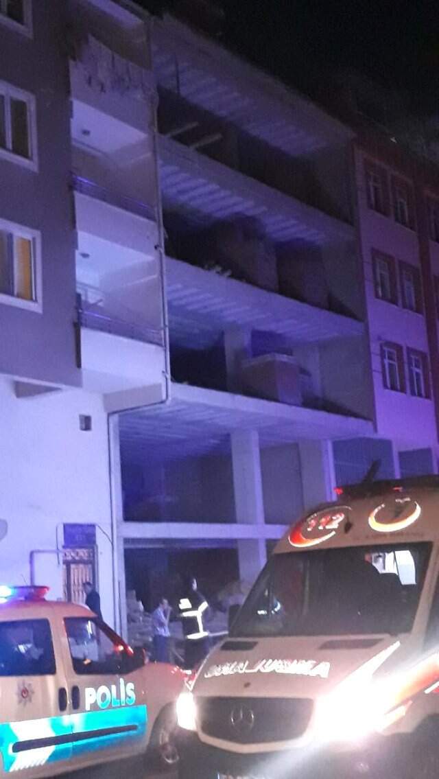 Talihsiz Kadınlar, Karanlıkta Fark Etmedikleri Asansör Boşluğuna Düştü!