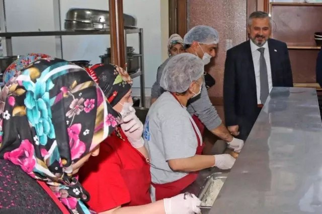 Başkan Kılıç: 'Mazlumlara El Uzatan Milletimize Sonsuz Şükranlarımızı Sunuyoruz' Başkan Kılıç: 'Mazlumlara El Uzatan Milletimize Sonsuz Şükranlarımızı Sunuyoruz'
