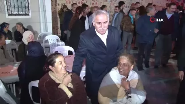 Fatih'te Sokak Sahuru Geleneği Sürüyor Fatih'te Sokak Sahuru Geleneği Sürüyor