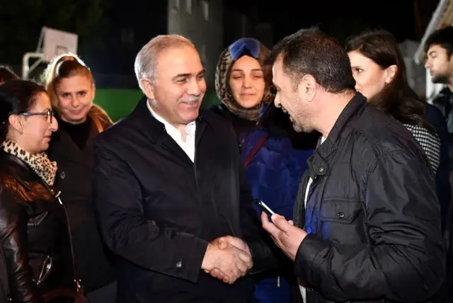 Fatih'te Sokak Sahuru Geleneği Sürüyor Fatih'te Sokak Sahuru Geleneği Sürüyor