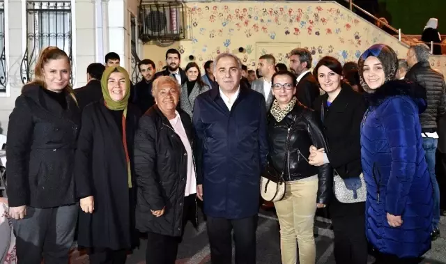 Fatih'te Sokak Sahuru Geleneği Sürüyor Fatih'te Sokak Sahuru Geleneği Sürüyor